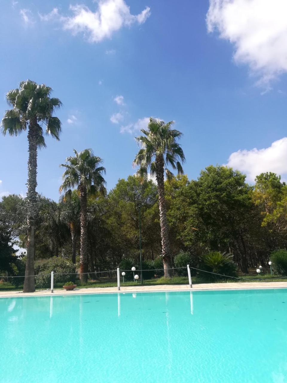 Agriturismo Torrevecchia San Pancrazio Salentino Eksteriør bilde